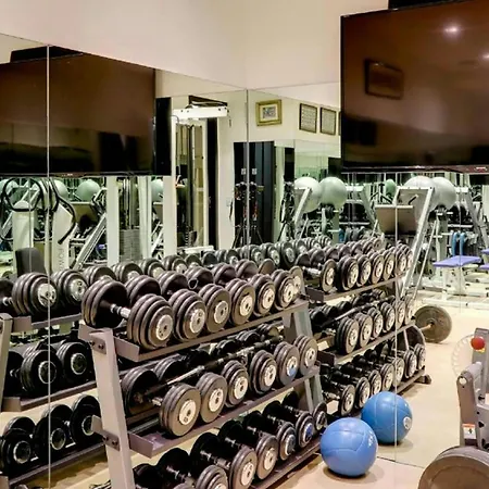 St Tropez Traditional Aa Апартаменты Сен-Тропе