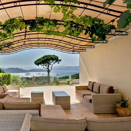 Апартаменты St Tropez Traditional Aa *